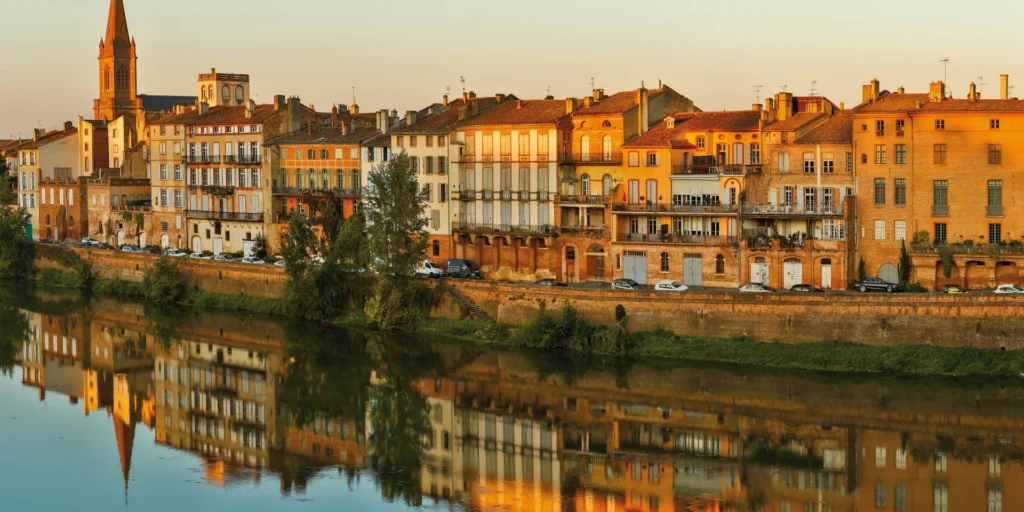 Visuel sur la ville de Montauban, vue du pont vieux.